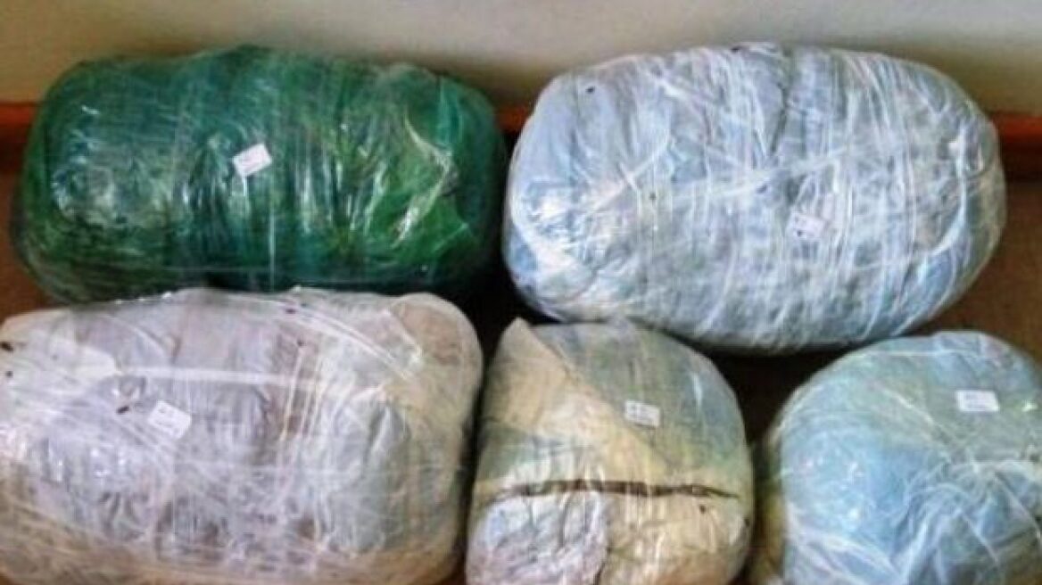 Πατέρας και γιος μετέφεραν 80 κιλά χασίς στην Αμφιλοχία