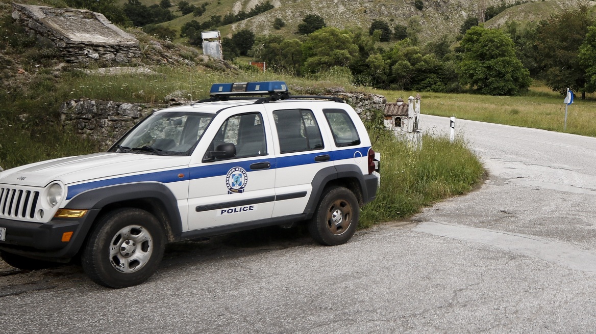 Συναγερμός στην αεροπορική βάση Δεκελείας: Άγνωστος εισέβαλε με βαν και έκανε «βόλτες» στις εγκαταστάσεις