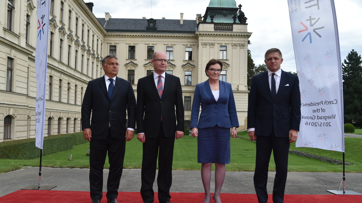 Οι χώρες του Βίσεγκραντ απειλούν τη Σύνοδο Κορυφής για τη μετανάστευση