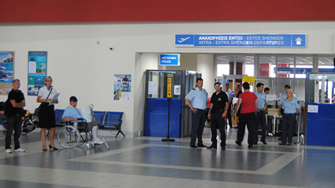 Ζάκυνθος: Συνελήφθησαν 30 Σομαλοί μετανάστες - Ανάμεσά τους ένα μωρό και μία έγκυος