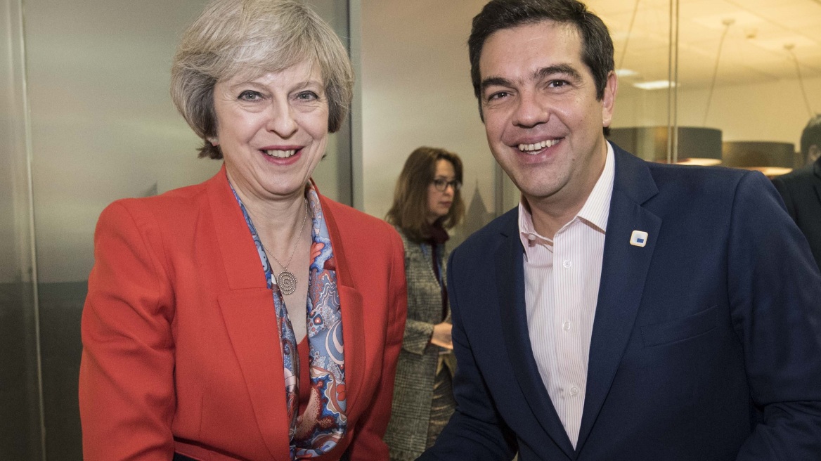 Στο Λονδίνο αύριο ο Τσίπρας - Συνάντηση με την Τερέζα Μέι