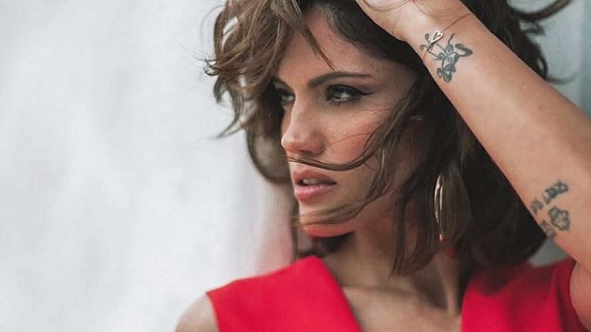 H Μαίρη Συνατσάκη ποζάρει ολόγυμνη στο φακό του αγαπημένου της