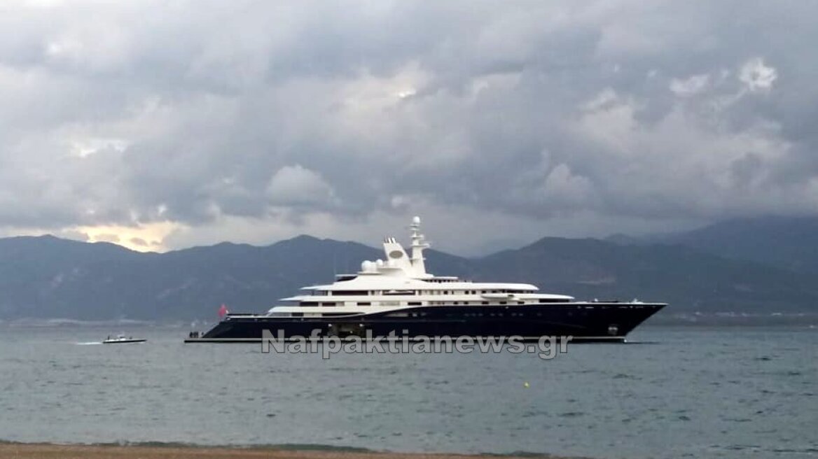 Βίντεο: Ο πρώην πρωθυπουργός του Κατάρ στην Ναύπακτο με το πολυτελές γιοτ του Εμίρη 