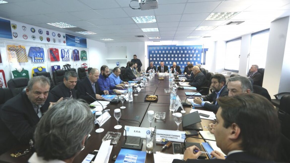 Super League: Η ΝΟVA ζητά να ξεκινήσει κανονικά το πρωτάθλημα