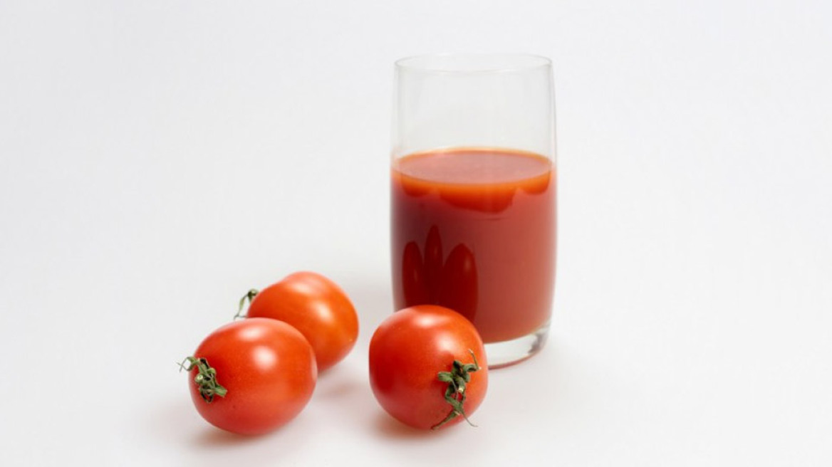 Πώς ο χυμός ντομάτας σε βοηθάει να χάσεις βάρος