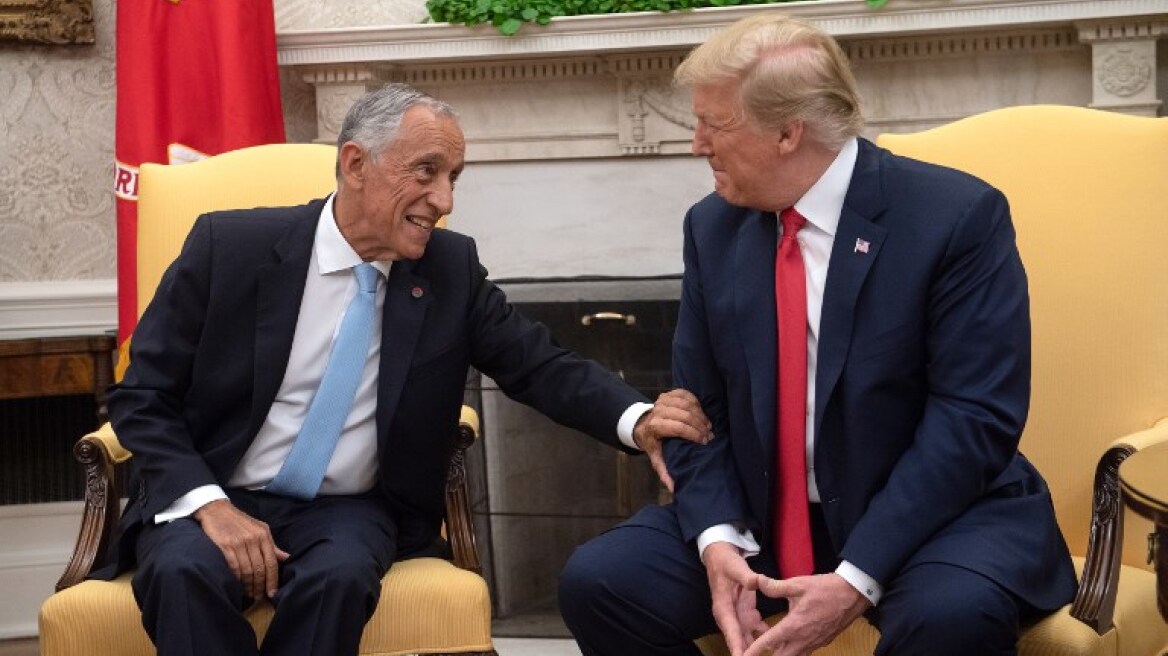 Ο Τραμπ βρήκε τον... «δάσκαλό» του: Η χειραψία με τον Πορτογάλο πρόεδρο που έγινε viral!