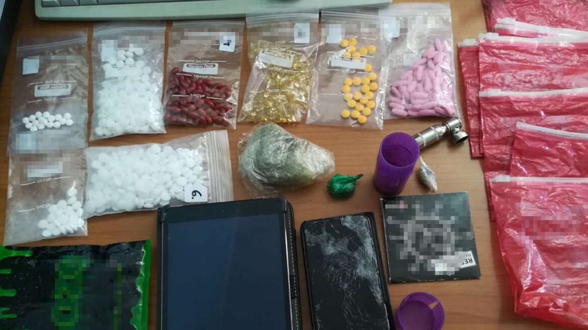 Εκρηκτικά και ναρκωτικά σε δυο σπίτια στην Κάλυμνο