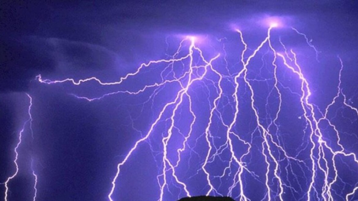 Πάνω από 93.000 κεραυνοί έπεσαν... τον Ιούνιο στην Ελλάδα!