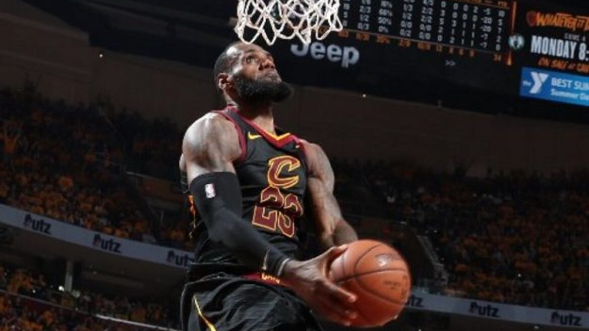 O… Θεός Ιμπραΐμοβιτς υποδέχεται τον “Βασιλιά” ΛεΜπρόν! (photo)