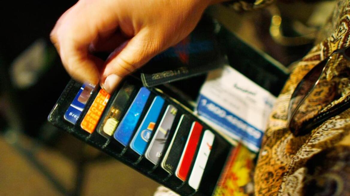 ΙΟΒΕ: Θα κερδίζαμε 3,3 δισ. ευρώ το χρόνο έσοδα από ΦΠΑ αν πιάναμε τον Ευρωπαϊκό μέσο όρο για τη χρήση καρτών