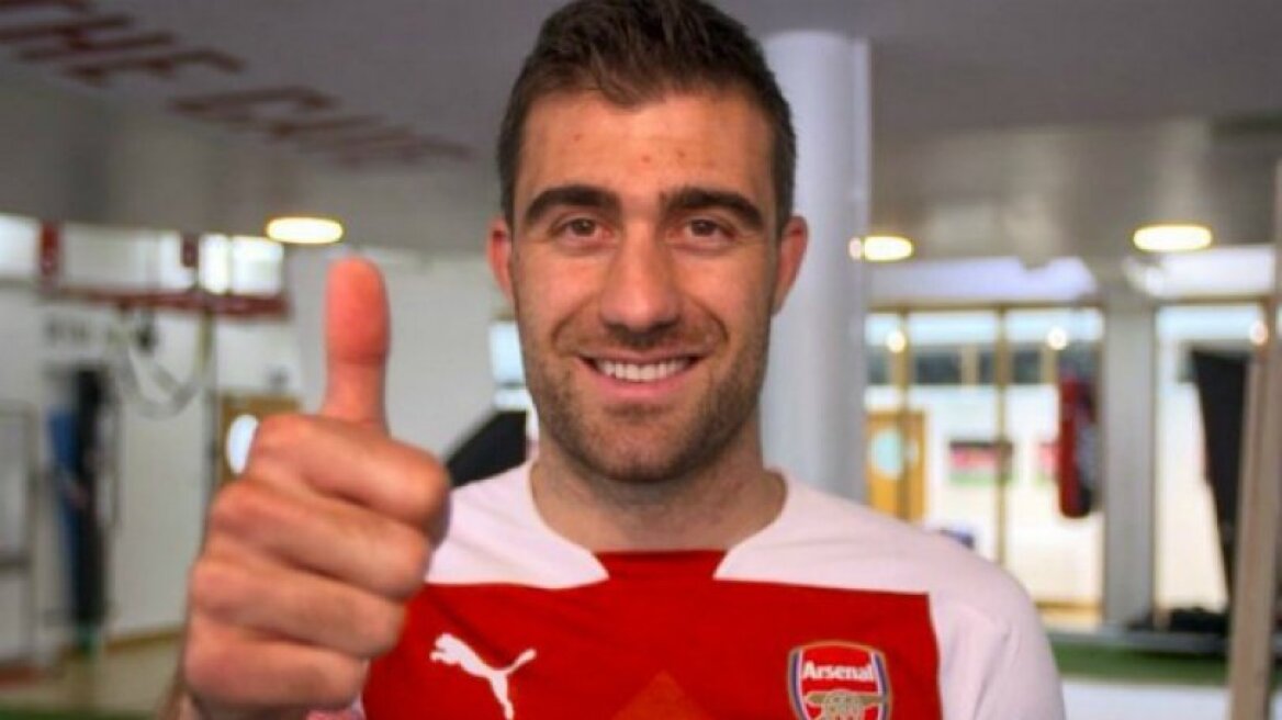 Βίντεο: Τρελό γέλιο με οπαδούς της Αρσεναλ που προσπαθούν να πουν... Παπασταθόπουλος