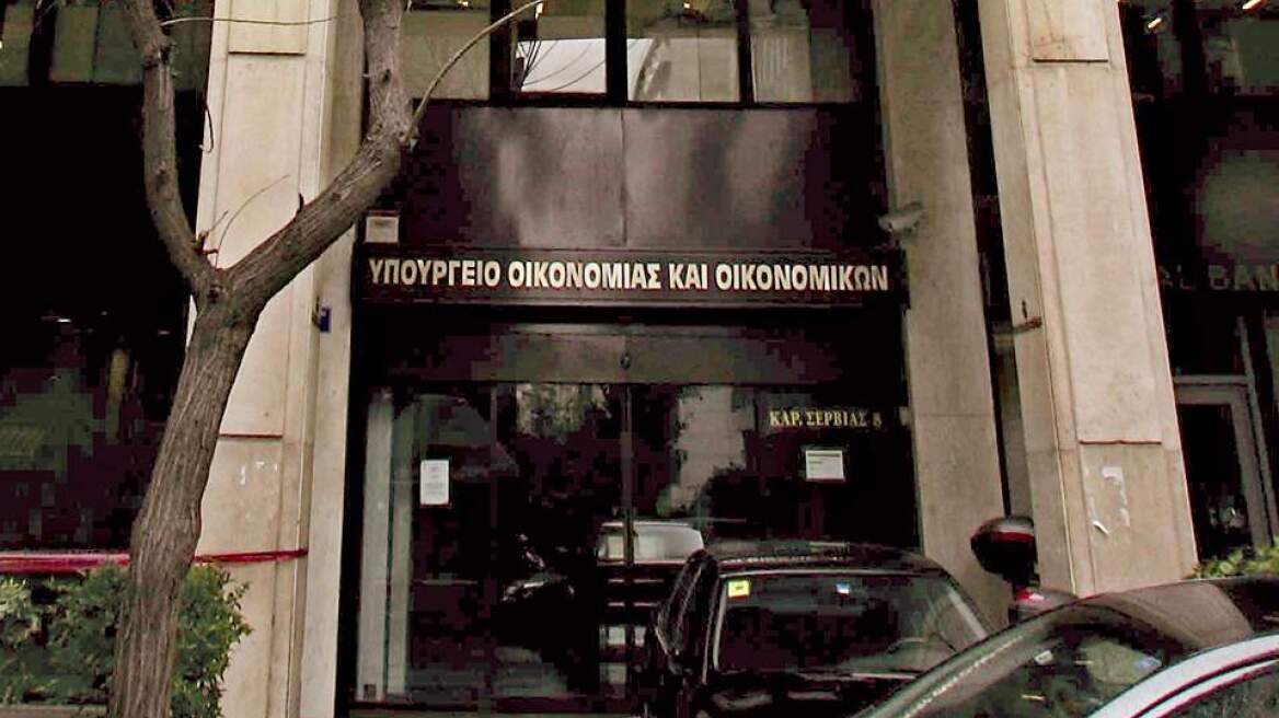 Στα 3 δισ. μειώθηκαν τα ληξιπρόθεσμα χρέη του κράτους σε ιδιώτες τον Μάιο
