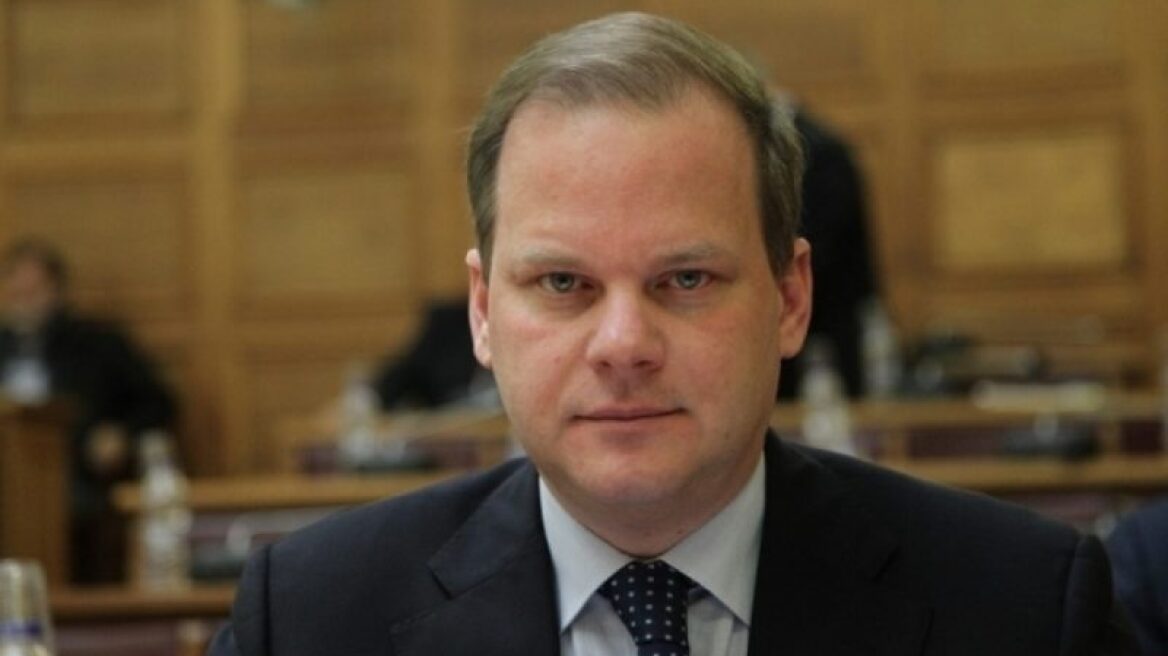 Μετωπική Καραμανλή - Σπίρτζη για τα δημόσια έργα