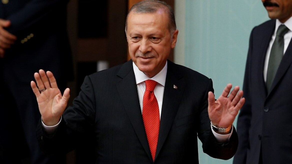 Τουρκία: Ο Ερντογάν με ένα διάταγμα απολύει πάνω από 18.000 εργαζόμενους στο δημόσιο