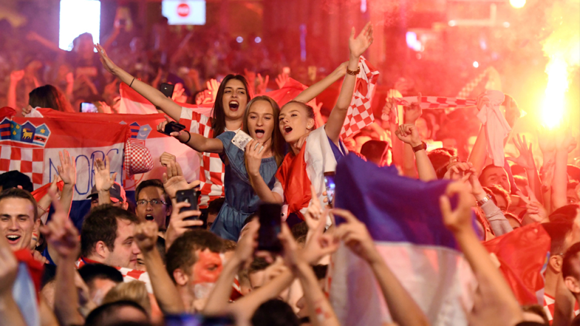 Μουντιάλ 2018: Έξαλλοι πανηγυρισμοί στην Κροατία - Θλίψη αλλά και περηφάνια στη Ρωσία
