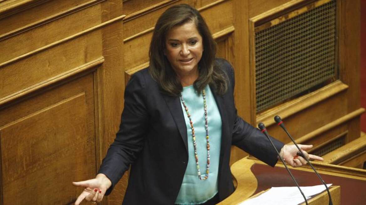 Αντιπαράθεση Μαξίμου - Μπακογιάννη για την παρουσία της στην ορκωμοσία του Ερντογάν