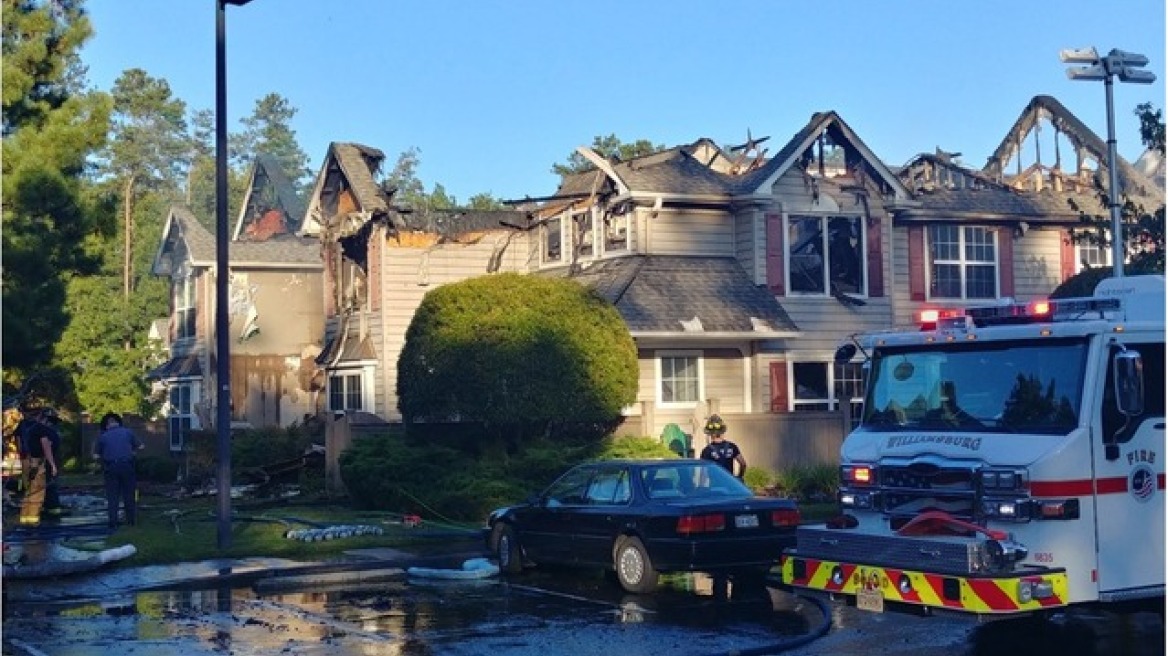 Βίντεο: Ελικόπτερο έπεσε πάνω σε κτίριο στη Βιρτζίνια – Ένας νεκρός 