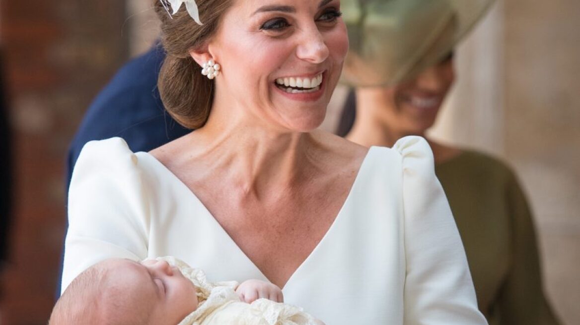 H Kate Middleton φόρεσε Alexander McQueen για τη βάφτιση του Πρίγκιπα Λουίς