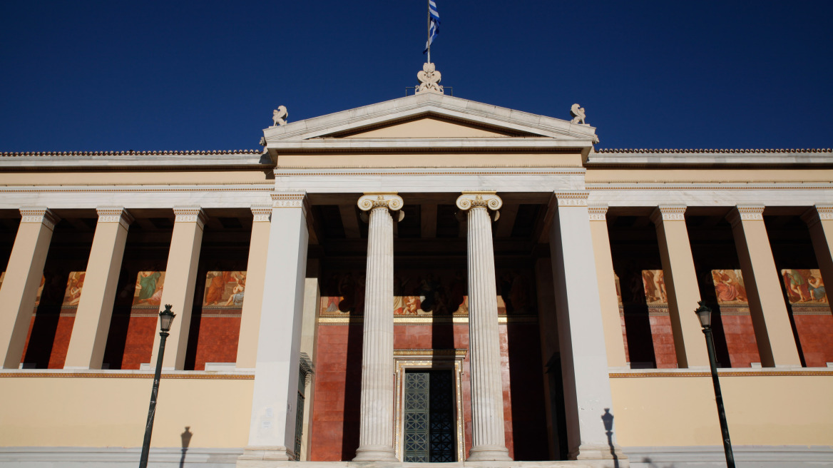 Sold out οι ξεναγήσεις στα Προπύλαια από Πανεπιστημιακούς