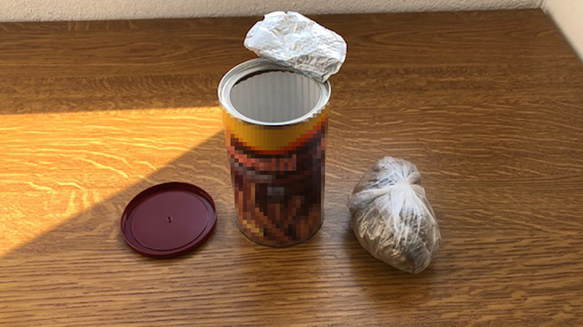 Νάξος: Μητέρα και κόρη παρέλαβαν δέμα με χασίς 