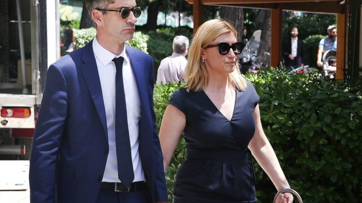 Σία Κοσσιώνη-Κώστας Μπακογιάννης: Δείπνο για τρεις