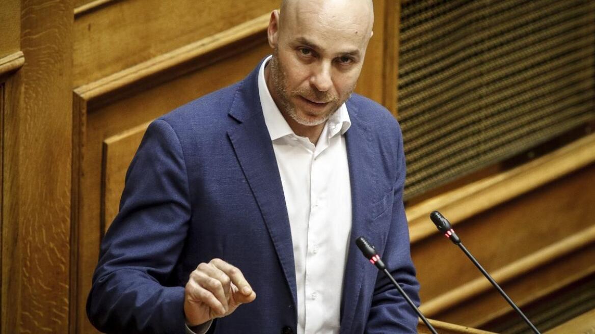 Αμυράς: Έχουν κάνει ταξίδια αναψυχής στην Ικαρία κυβερνητικά στελέχη με Σούπερ Πούμα, Σινούκ και C-130;