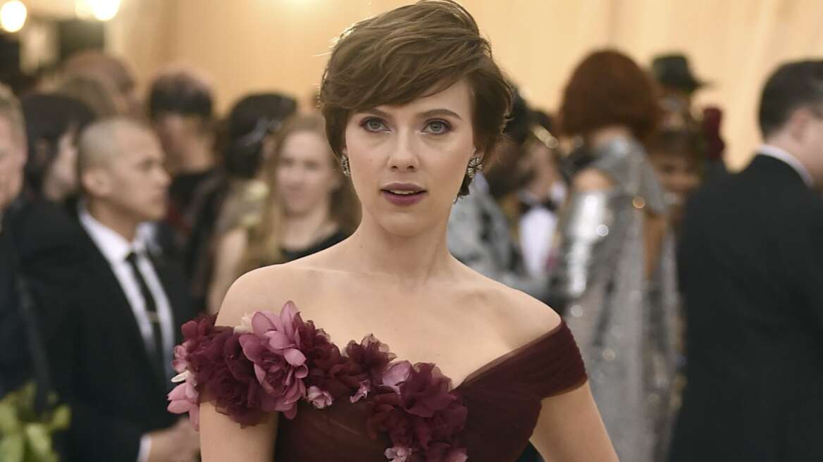 Η Σκάρλετ Γιόχανσον παραιτήθηκε από το ρόλο της τρανς μετά την κατακραυγή