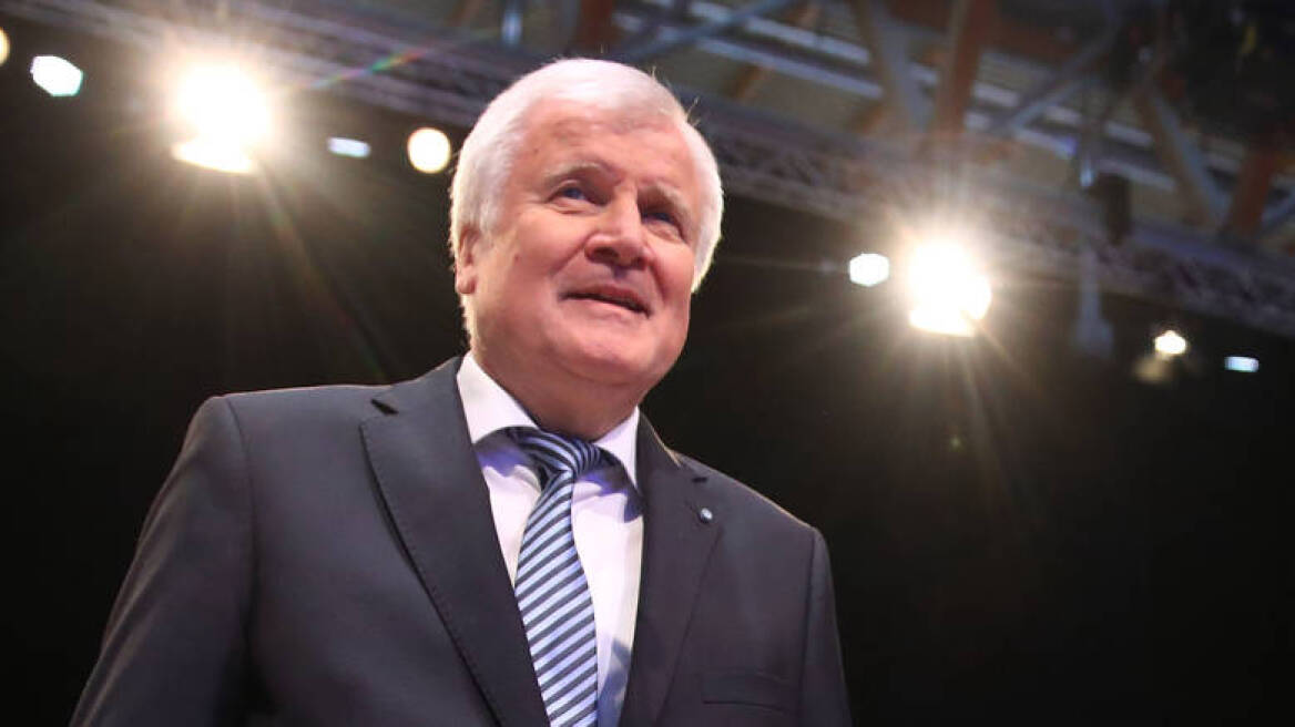 Συγκλονιστική επιστολή Σύριας στον Ζεεχόφερ: Ντρέπομαι να υπάρχουν υπουργοί όπως εσείς