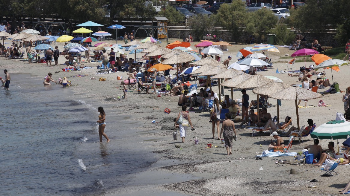 SOS: Αυτές οι 22 παραλίες της Αττικής είναι ακατάλληλες για κολύμπι 