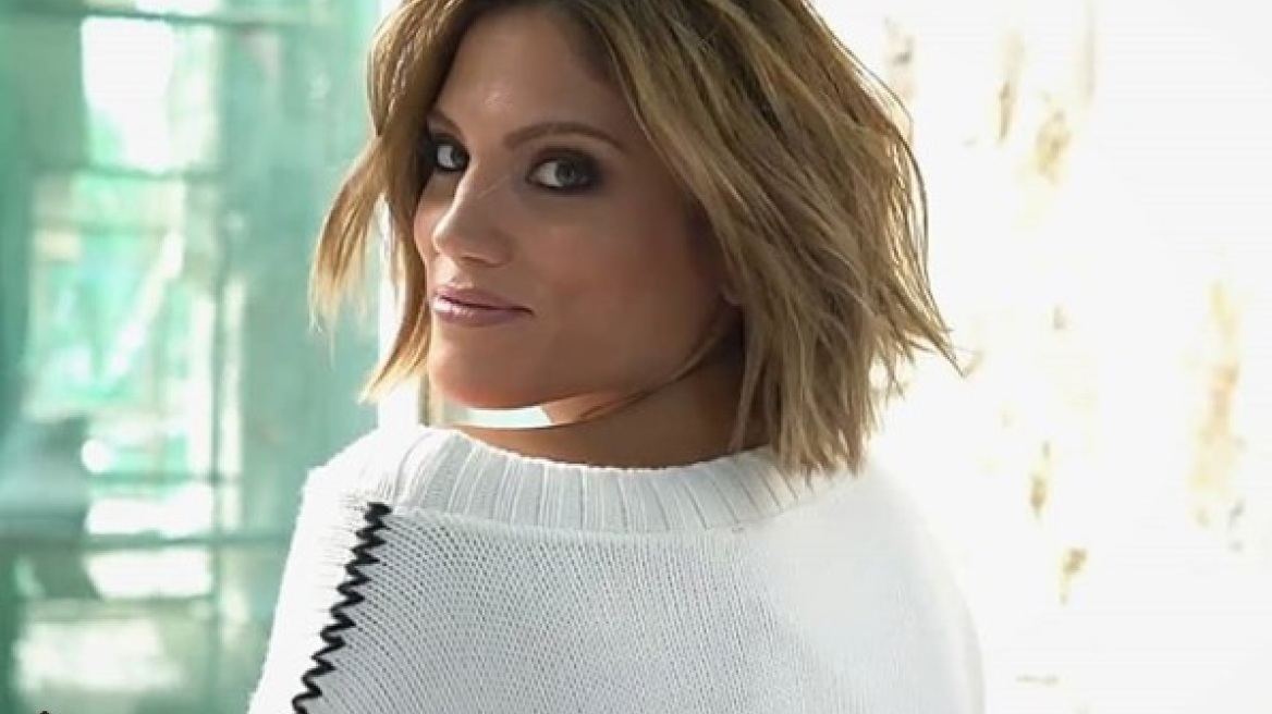 Στα δικαστήρια η Μαίρη Συνατσάκη- Θαυμαστής απειλεί τη ζωή της 