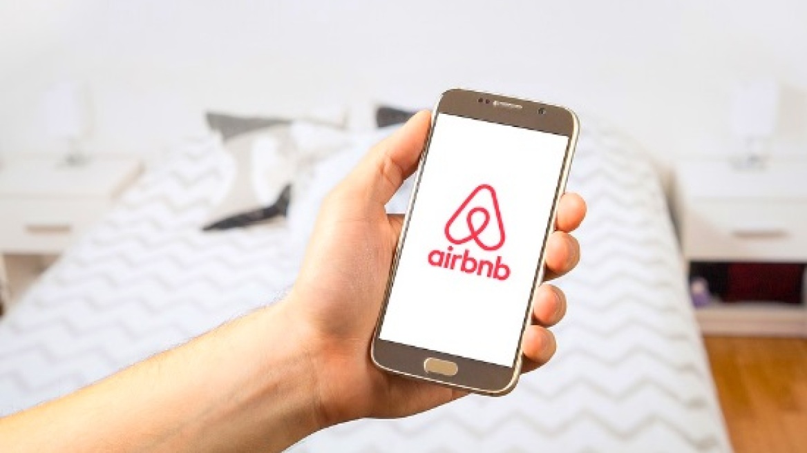 Η Κομισιόν απειλεί με κυρώσεις την Airbnb