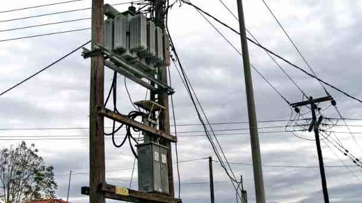 Εκρήξεις σε πυλώνα της ΔΕΗ στο 22ο χλμ της Εθνικής Αθηνών-Λαμίας