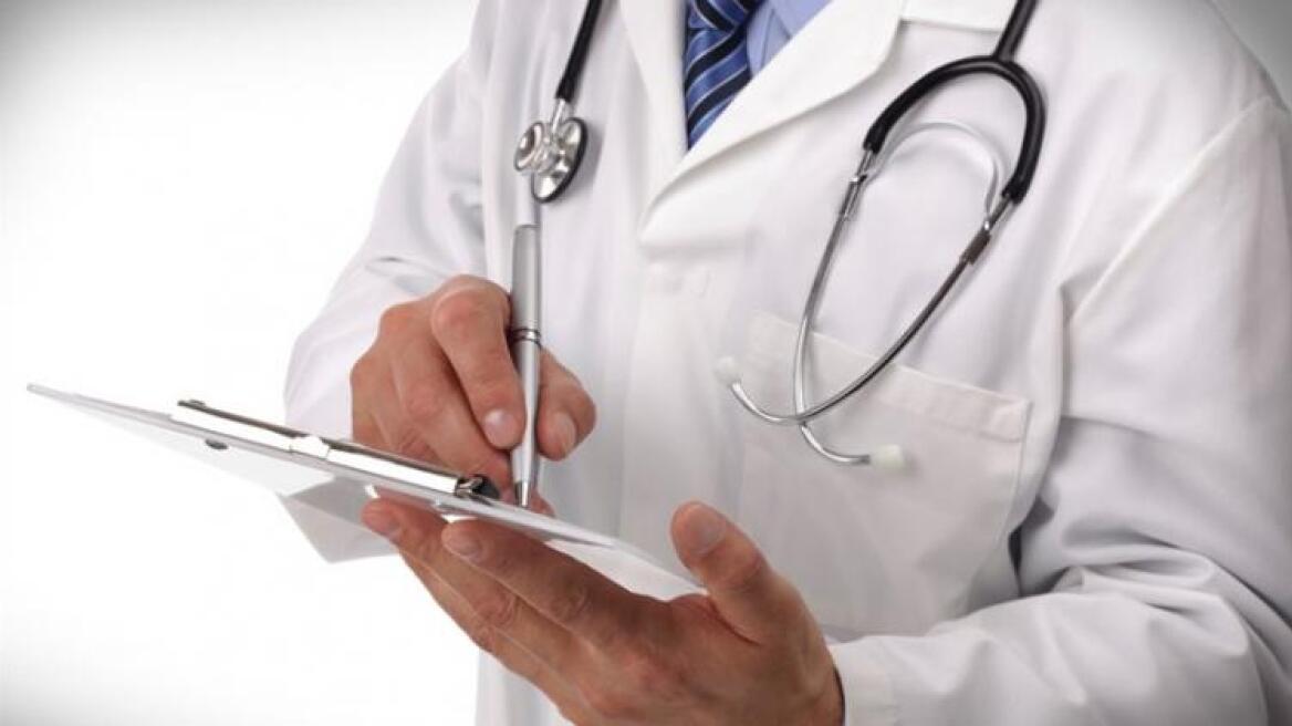 Πυρ ομαδόν κατά του υπ. Υγείας για τον οικογενειακό γιατρό, τις ΤΟΜΥ και τις συμβάσεις