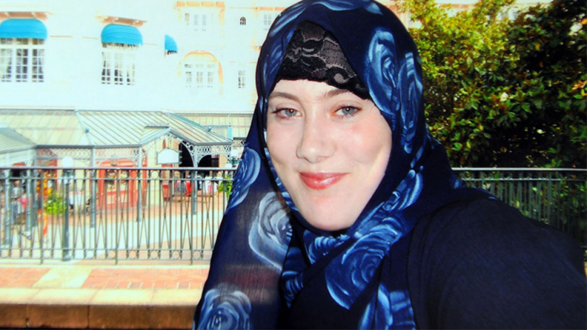 «Λευκή Χήρα»: Η 34χρονη που εκπαιδεύει γυναίκες καμικάζι απειλεί και την Ελλάδα