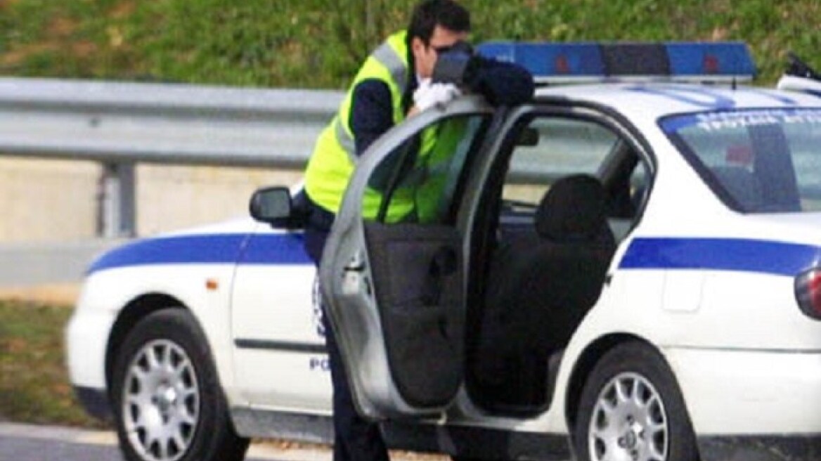 Βόλος: «Νταής» δικηγόρος έβρισε αστυνομικούς και αρνήθηκε έλεγχο