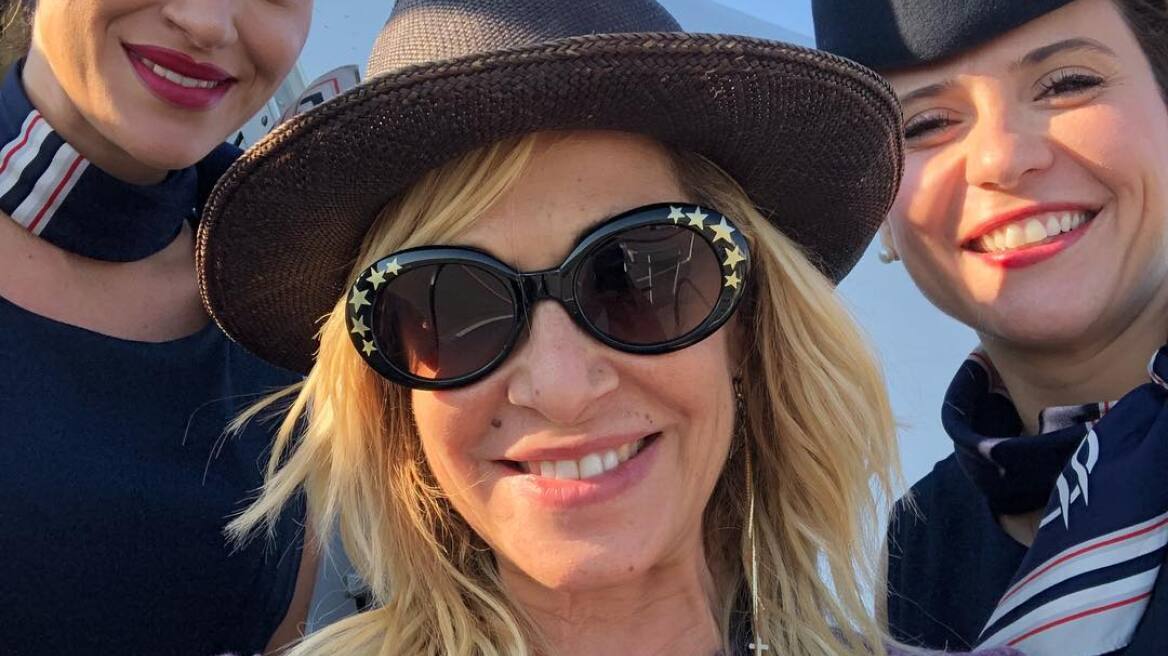 Δες πόσο πολύ μοιάζει η Αννα Βίσση με την αδερφή της