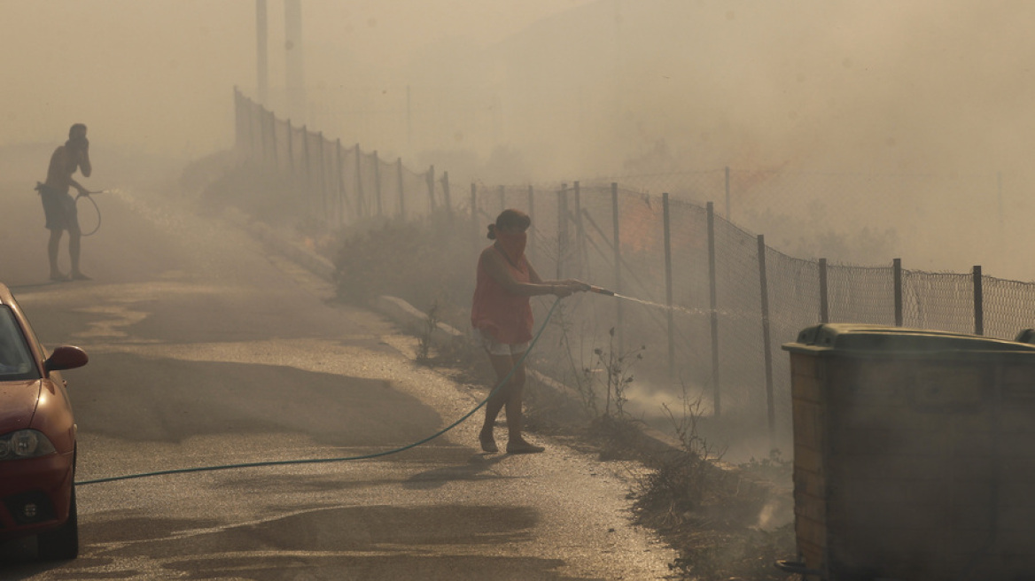 Φωτιά στην Αττική: Κυκλοφοριακές ρυθμίσεις στην περιοχή της Ραφήνας