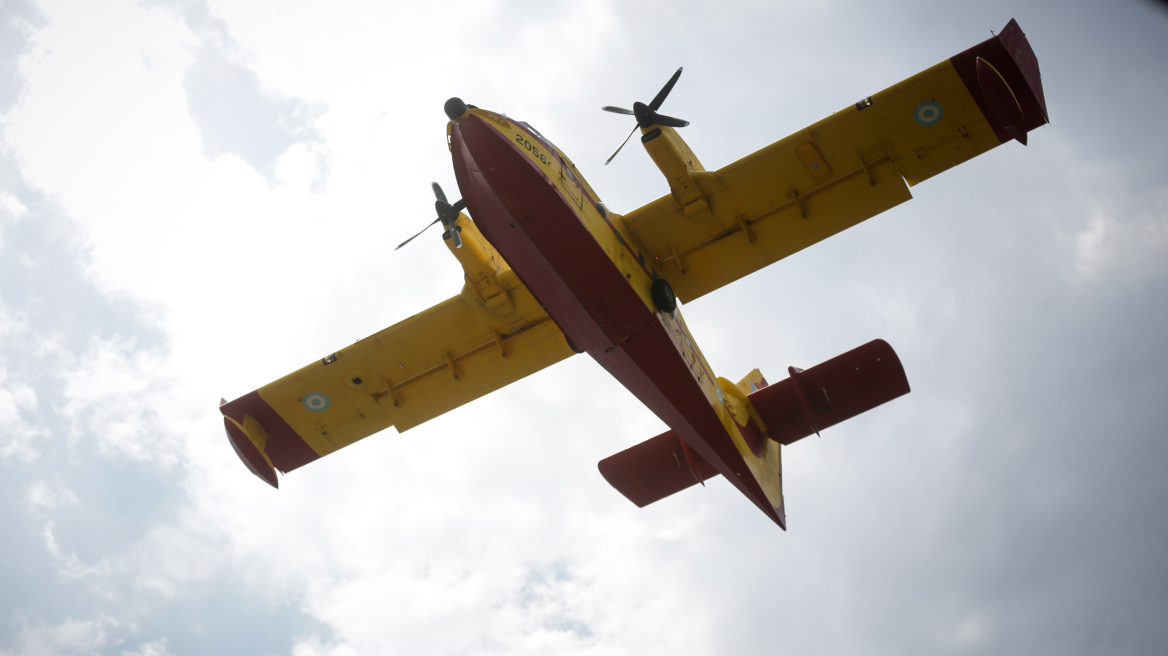 Χανιά: Μαίνεται πυρκαγιά στον Πλατανιά - Εκκενώνεται οικισμός 