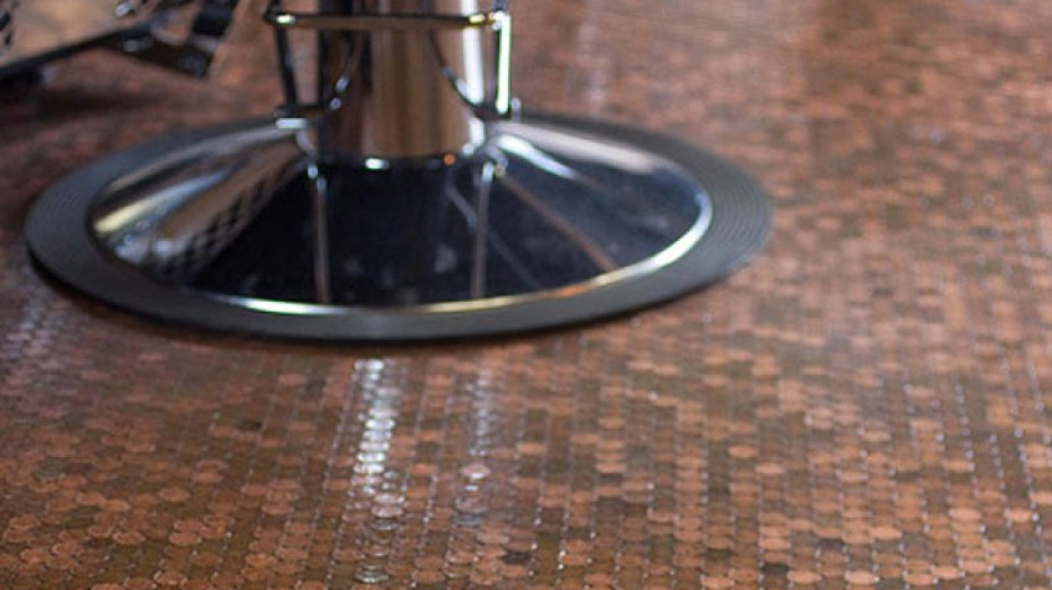 Δεν φαντάζεστε από τι υλικό είναι φτιαγμένο αυτό το πάτωμα!