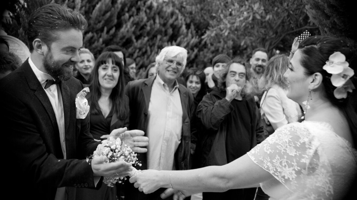 «Help Argyro and Kostas rebuild their lives»: Διαδικτυακή καμπάνια για οικογένεια που έχασε τα πάντα στις φονικές πυρκαγιές