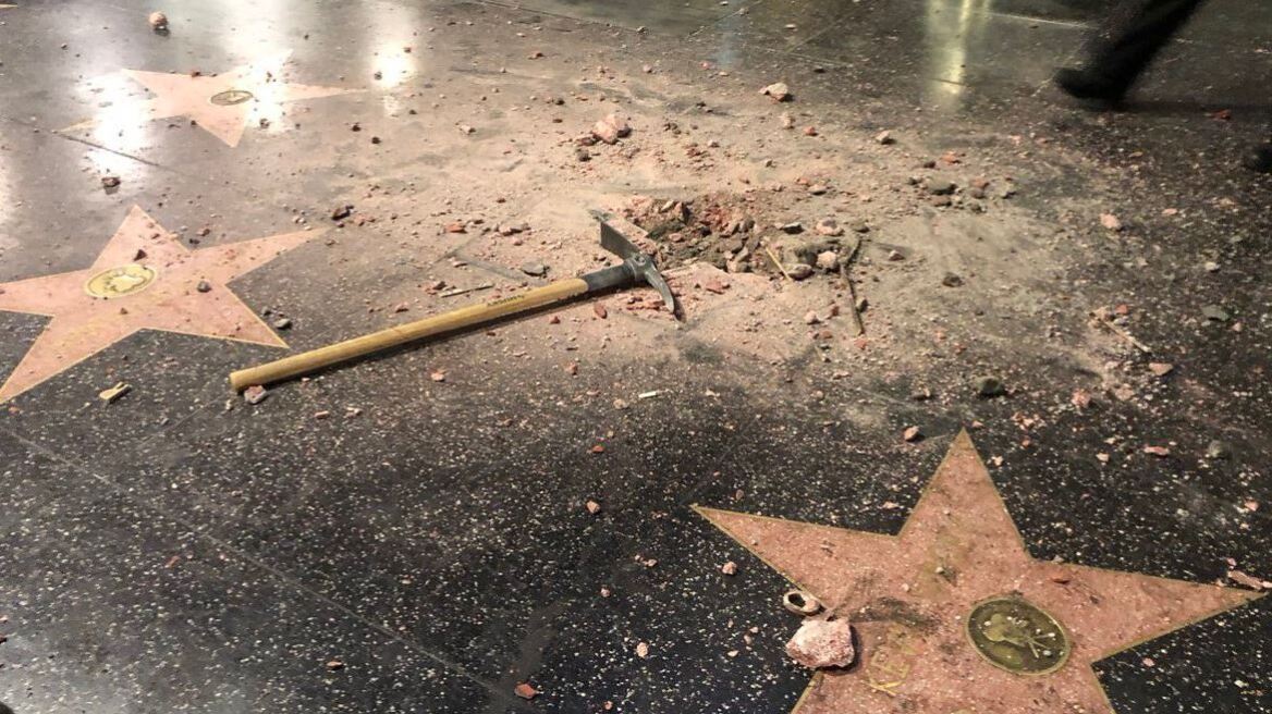 Βανδάλισαν -ξανά- το αστέρι του Τραμπ στο Χόλιγουντ!