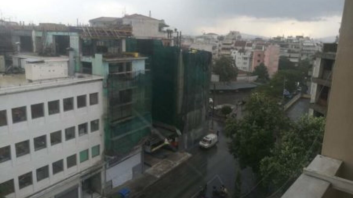 Στο «μάτι» της κακοκαιρίας η Θεσσαλία: Μπουρίνι στη Λάρισα - Χαλάζι στην Καλαμπάκα 