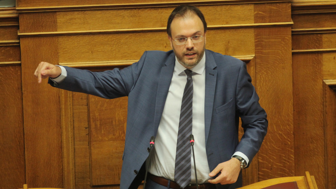 Θεοχαρόπουλος: Η πολιτική ευθύνη απαιτεί πράξεις και όχι λόγια, για αυτό παραιτηθείτε!