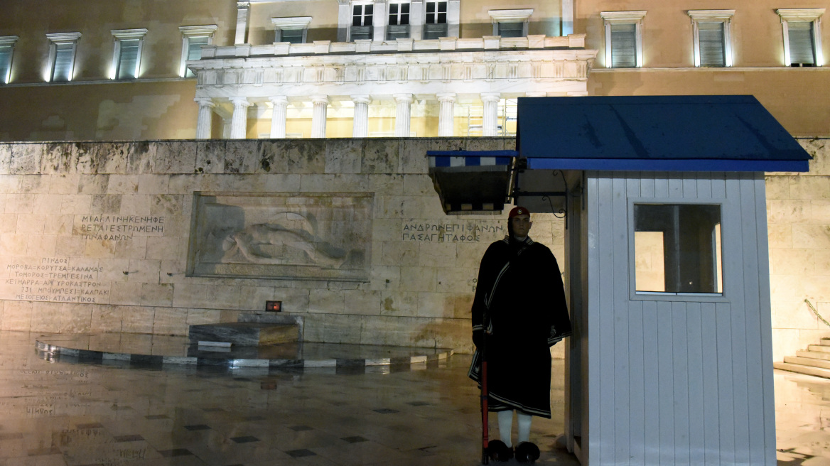 Σύνταγμα: Έληξε ο συναγερμός - Άνοιξαν οι δρόμοι