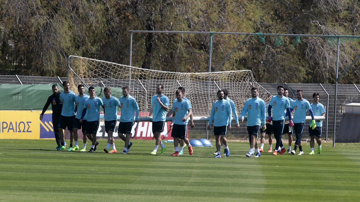 Οι παίκτες της Εθνικής ομάδας ποδοσφαίρου δίνουν οικονομική βοήθεια για το Λύρειο Ίδρυμα