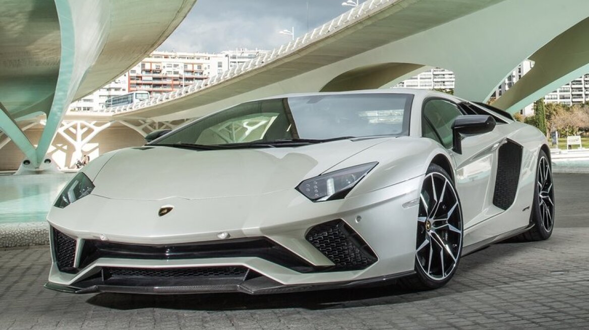 Δεν έχεις λεφτά; - Ιδού η πιο φθηνή Lamborghini Aventador...
