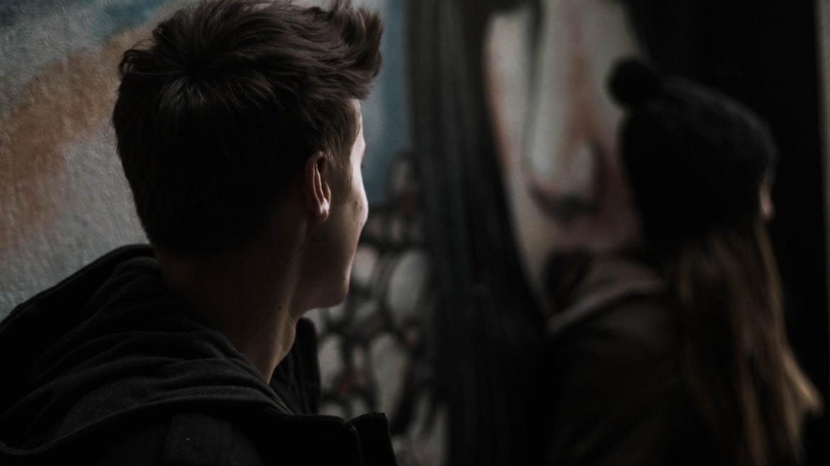 Η 24χρονη γυναίκα του τον «έπιασε» με την 72χρονη ερωμένη του 