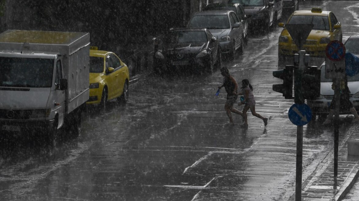 Συνεχίζεται και σήμερα η κακοκαιρία - Έντονα τα φαινόμενα κατά τόπους