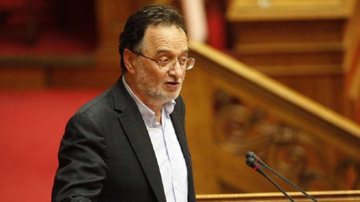 Λαφαζάνης στον «Θέμα 104,6»: Η κυβέρνηση αυτή ντροπιάζει και ξεφτιλίζει τη χώρα – Πρέπει να φύγει 