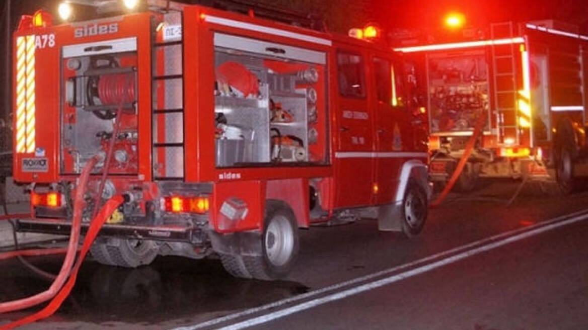 Φωτιά στον Μαραθώνα - Καίει χαμηλή βλάστηση